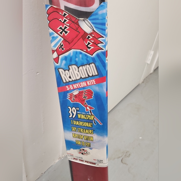 X KITES 39 IN RED BARON KITE WITH TRAILWINDER - Picture 2 of 7